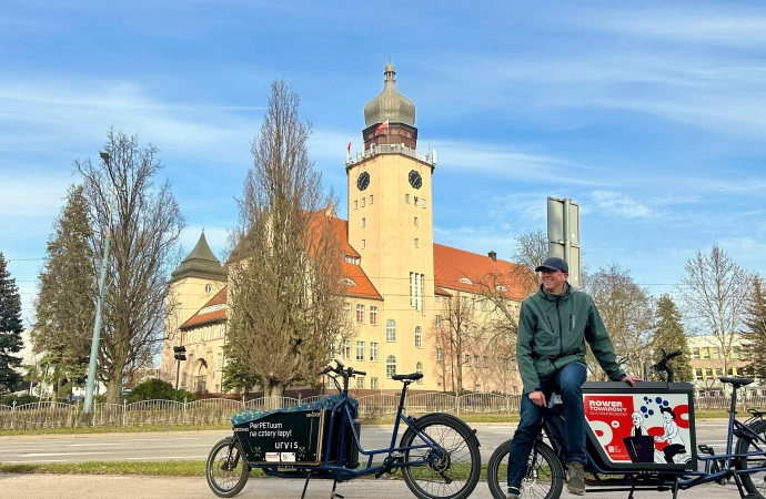 {W Elblągu pojawiły się elektryczne rowery cargo. To efekt współpracy elbląskiego samorządu ze stowarzyszeniem Polska Unia Mobilności Aktywnej w Gdańsku}