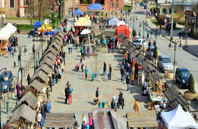 {Warmińsko-mazurskie samorządy organizują wielkanocne jarmarki. W regionalne wybory będzie można zaopatrzyć się w weekend 23-24.03.}